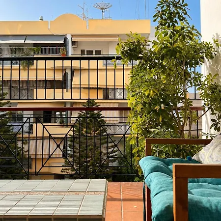 Refined Retreat - Flat With Pool Table ניקוסיה
