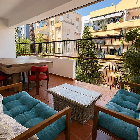 Refined Retreat - Flat With Pool Table דירה ניקוסיה