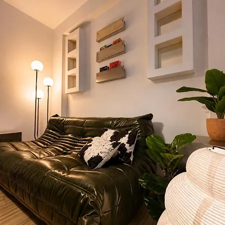 Refined Retreat - Flat With Pool Table * ניקוסיה