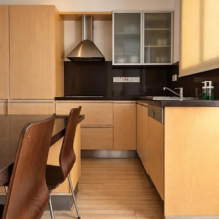 דירה Refined Retreat - Flat With Pool Table *