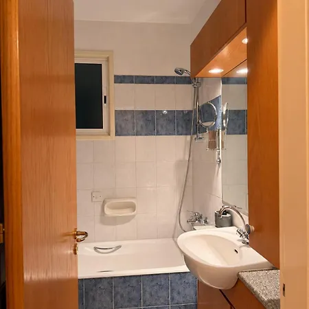 דירה Refined Retreat - Flat With Pool Table