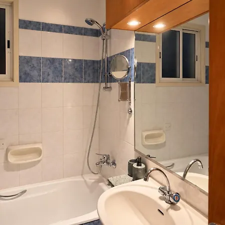 דירה Refined Retreat - Flat With Pool Table *